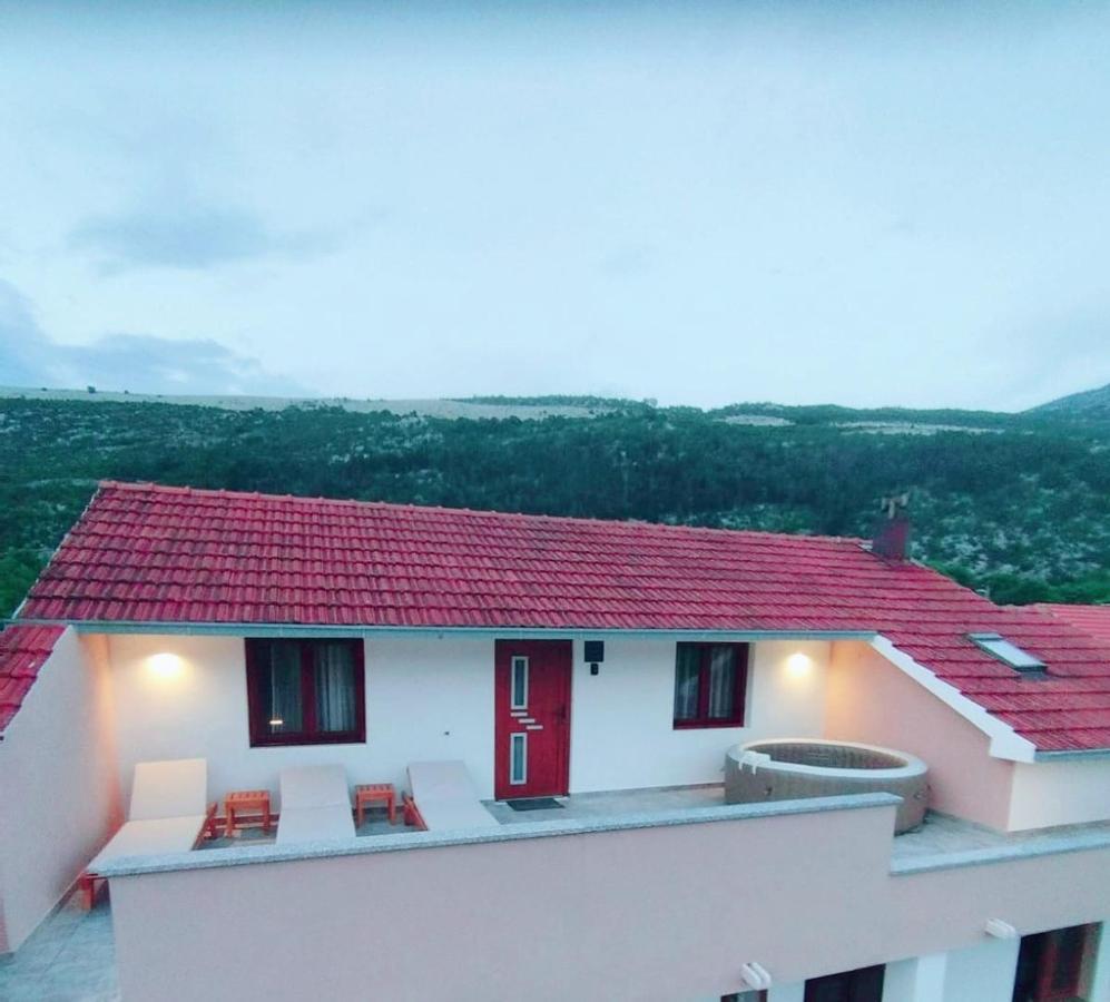 Maris Apartment Vodenjak Luaran gambar